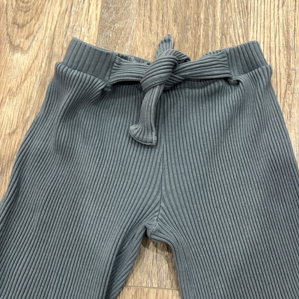 Zara Ribbed Crop Pants - Picture 2 of 4